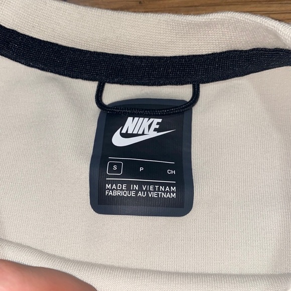 Nike tech fleece crewneck - Picture 3 of 5